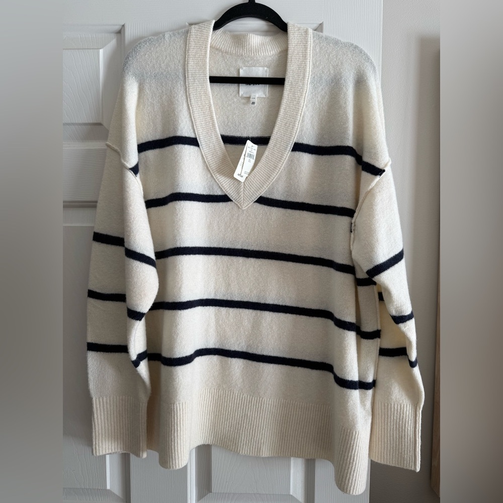 NWT Aerie UnREAL V Neck Sweater